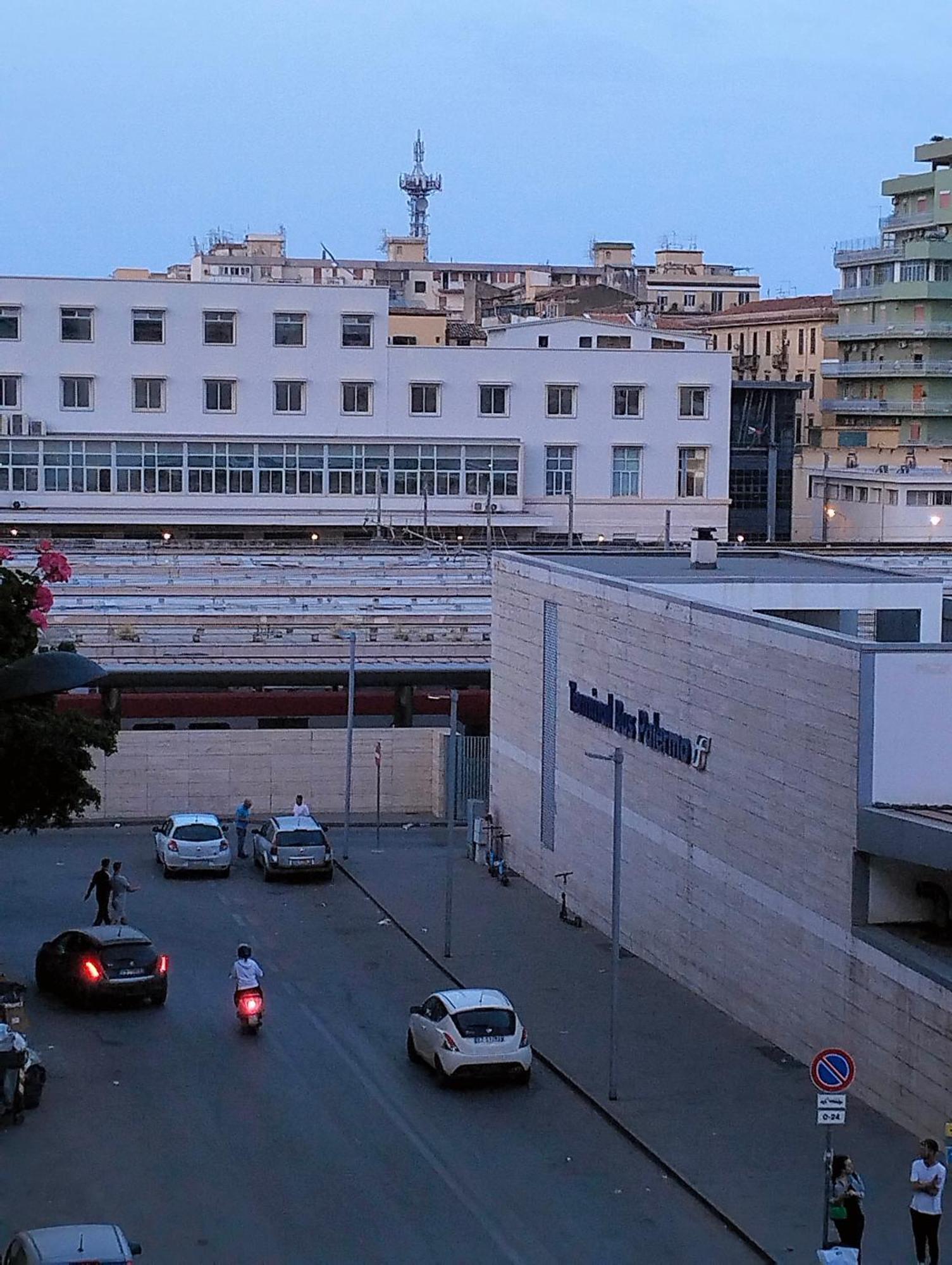 Stazione Di Palermo Affitti Apartman Kültér fotó